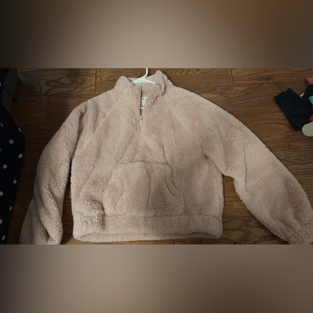 Cropped fleece sweater!